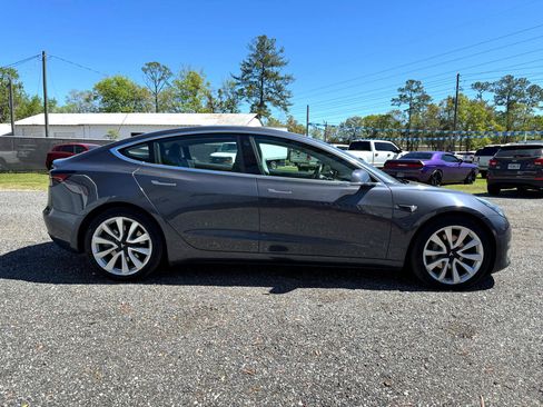 Used 2018 Tesla Model 3 Mid Range image 5