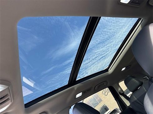 Used 2023 Subaru Ascent Limited w/ Technology Package image 21