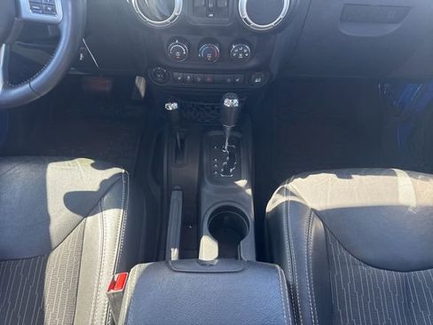 Used 2015 Jeep Wrangler Unlimited Sport image 13