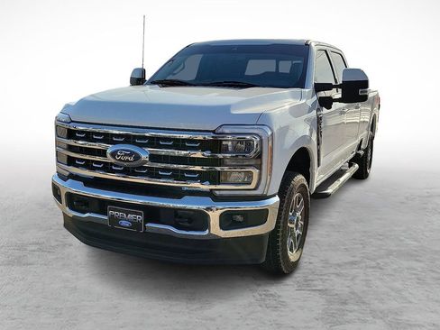 Used 2023 Ford F250 Lariat w/ FX4 Off-Road Package image 4