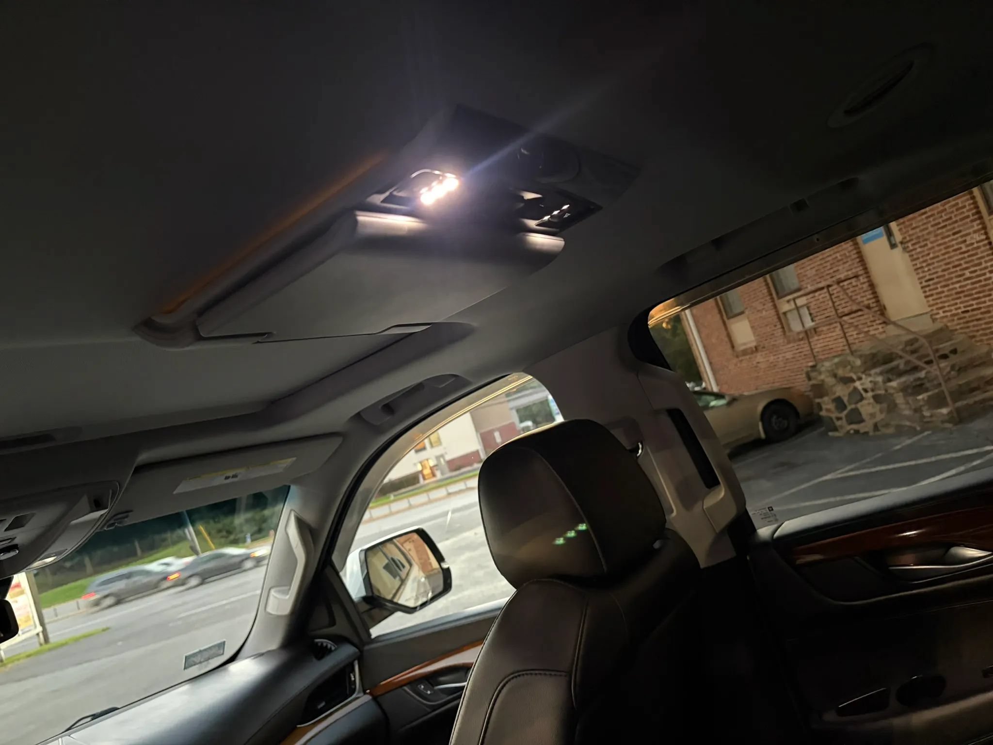 Used 2016 Cadillac Escalade Luxury AWD/4WD image 41