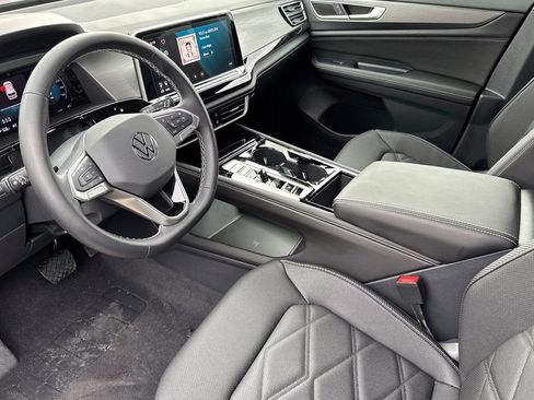 New 2026 Volkswagen Atlas Cross Sport SE FWD image 10