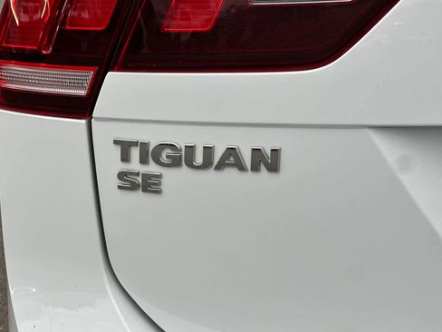 Used 2018 Volkswagen Tiguan SE w/ Panoramic Sunroof Package image 33