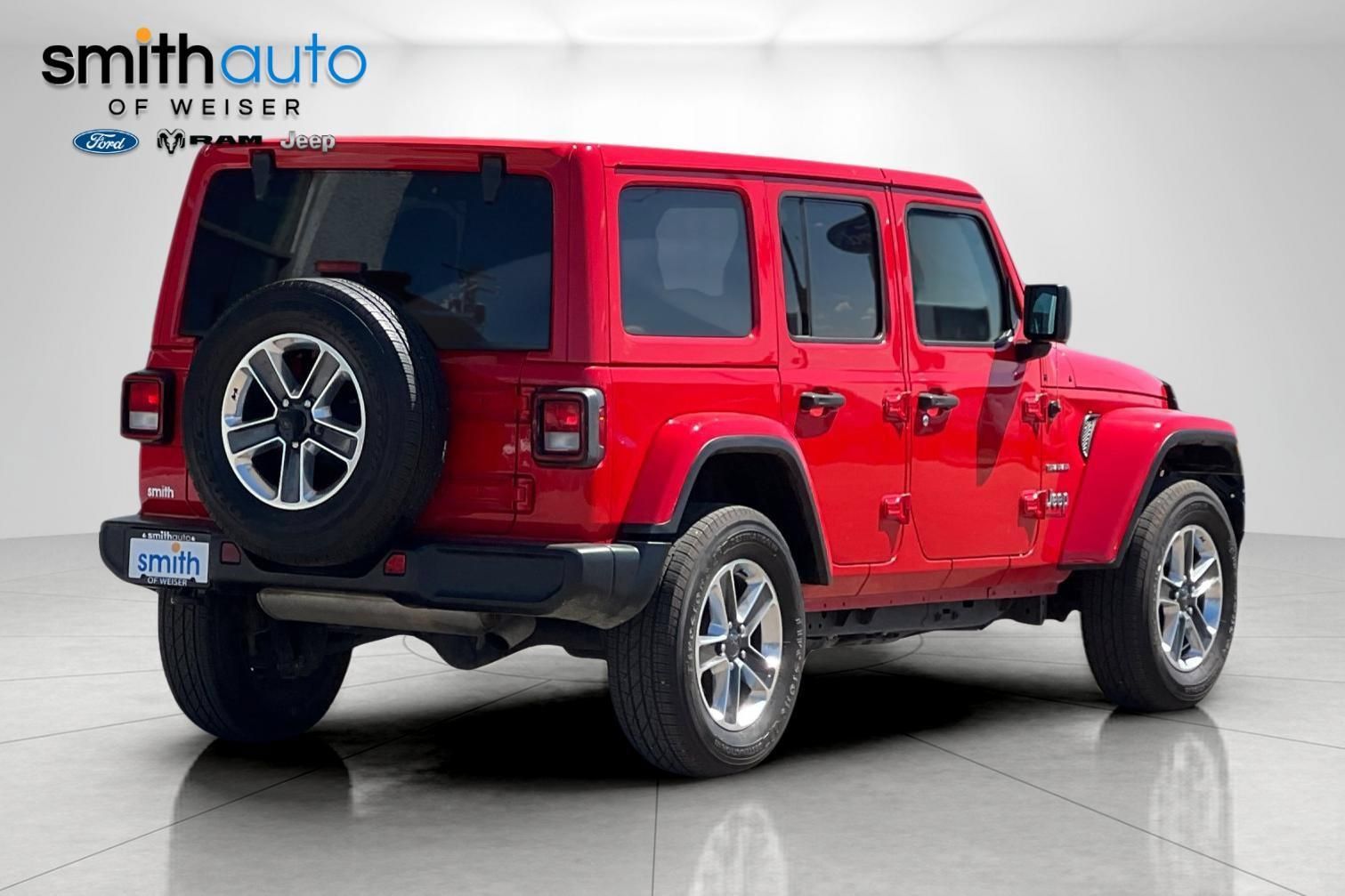 Used 2023 Jeep Wrangler Unlimited Sahara AWD/4WD image 4