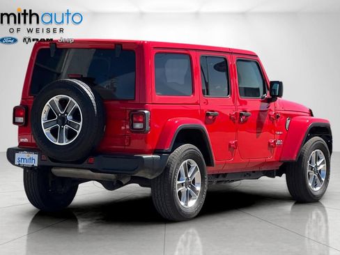 Used 2023 Jeep Wrangler Unlimited Sahara AWD/4WD image 4