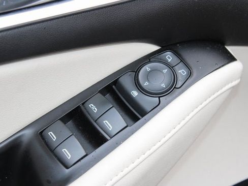 Used 2023 Buick Enclave Essence w/ Experience Buick Package image 23