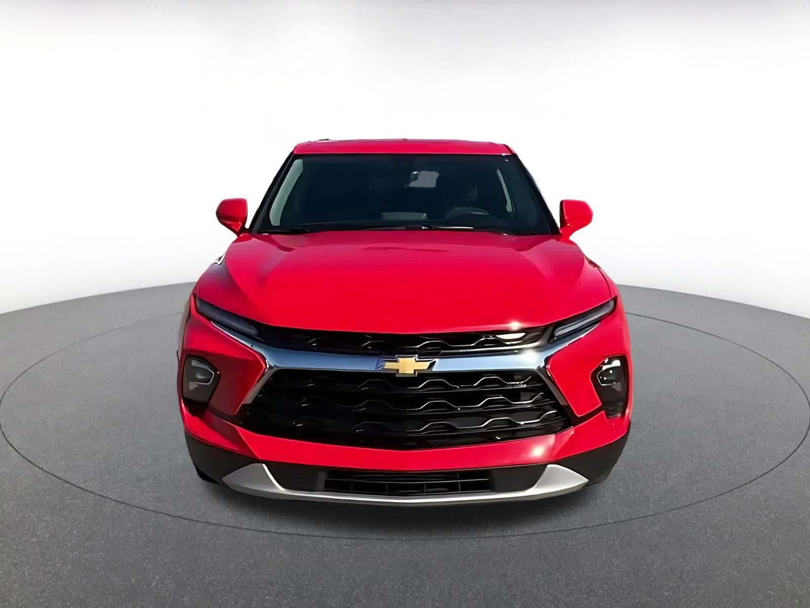 Used 2026 Chevrolet Blazer LT FWD image 4