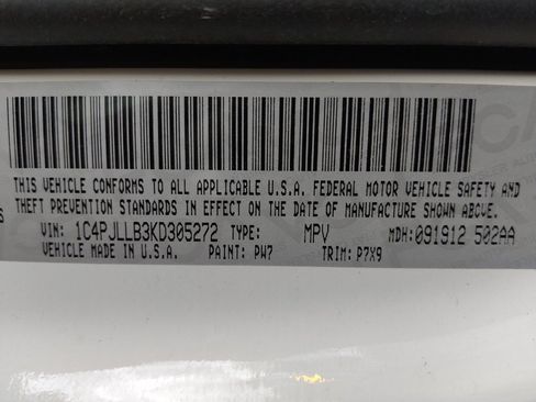 Used 2019 Jeep Cherokee Latitude Plus w/ Comfort/Convenience Group FWD image 33