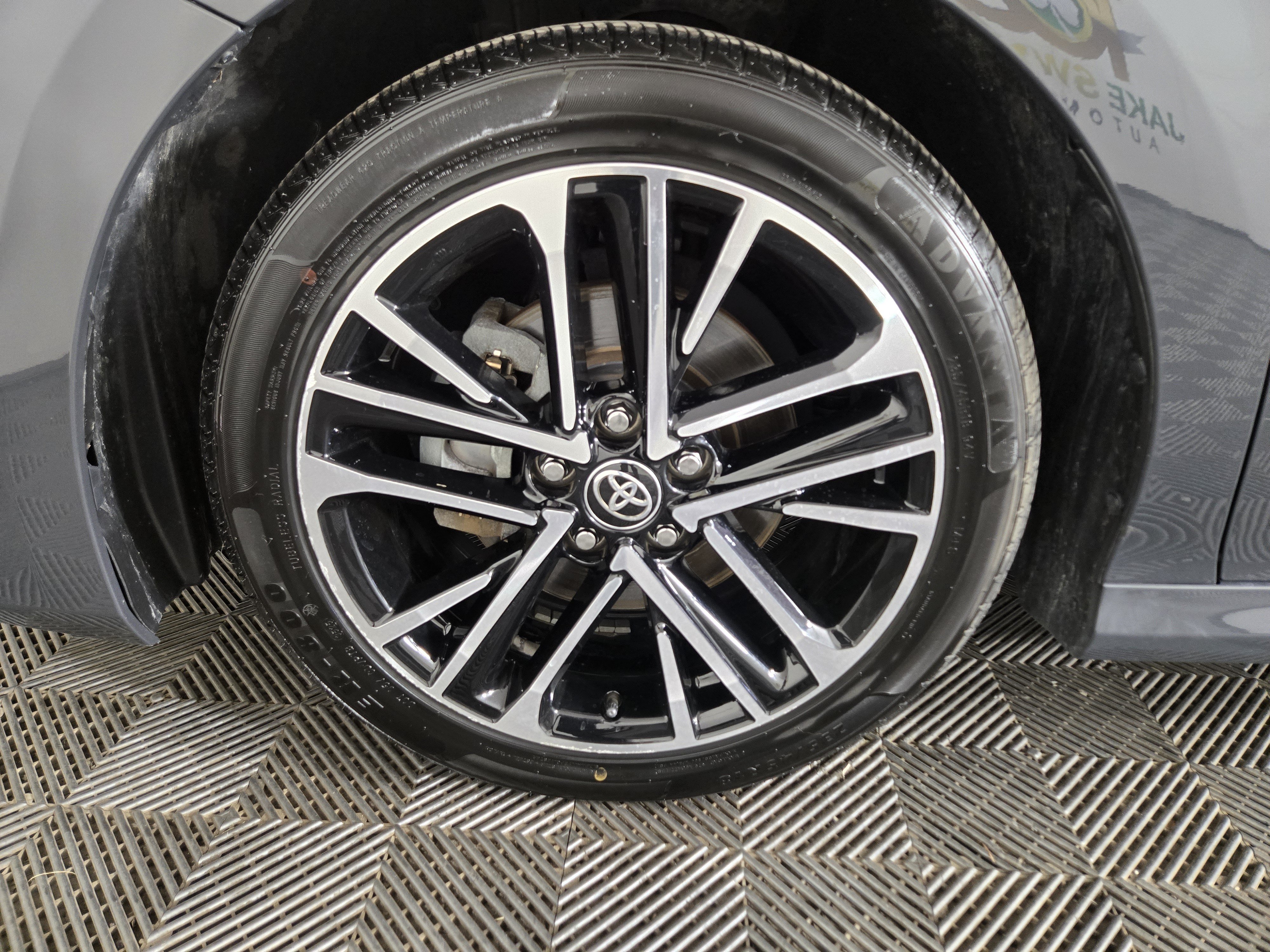 Used 2025 Toyota Camry XLE FWD image 32