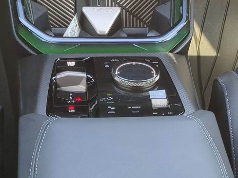 Used 2025 BMW X3 xDrive30i w/ Premium Package image 25