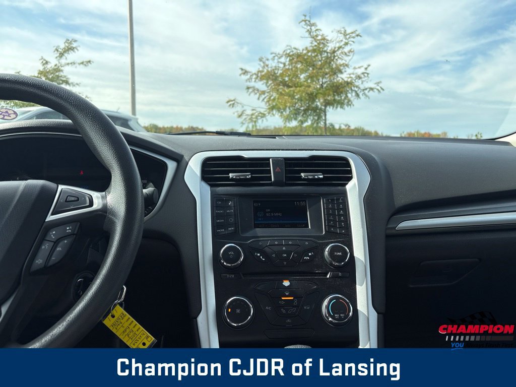 Used 2014 Ford Fusion S FWD image 3