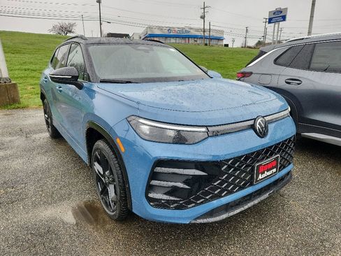 New 2026 Volkswagen Tiguan SE R-Line AWD/4WD image 1