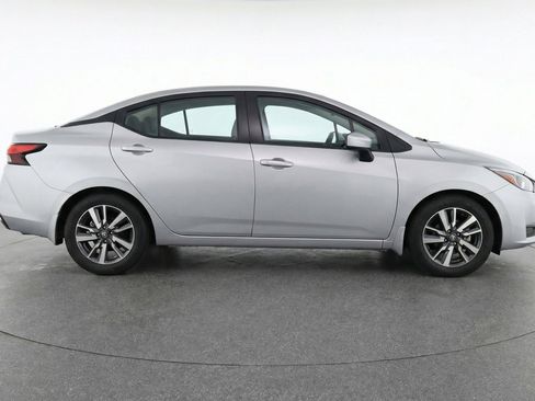Used 2025 Nissan Versa SV FWD image 11