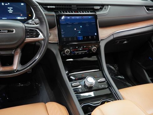 Certified 2024 Jeep Grand Cherokee L Summit w/ High Altitude Package image 26