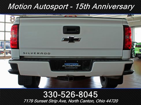 Used 2018 Chevrolet Silverado 1500 Custom w/ Custom Convenience Package AWD/4WD image 9