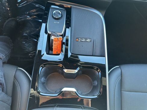 Used 2025 Buick Enclave Preferred image 24