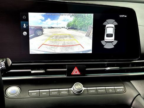 Used 2024 Hyundai Elantra Limited FWD image 20