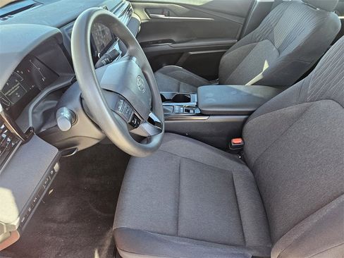 Used 2025 Toyota Camry LE image 10