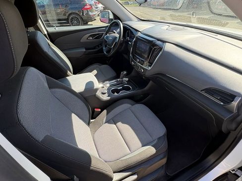 Used 2020 Chevrolet Traverse LT w/ Driver Confidence II Package AWD/4WD image 31