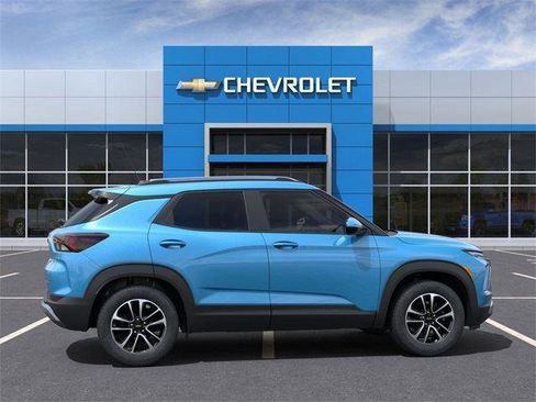 New 2025 Chevrolet TrailBlazer LT w/ LT Cold Weather Package image 17