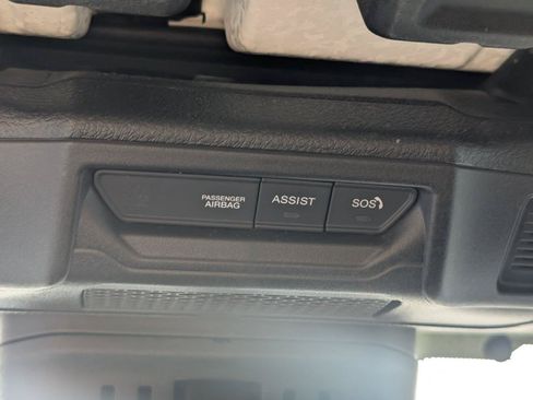 Used 2025 Jeep Wrangler Unlimited Sahara AWD/4WD image 19