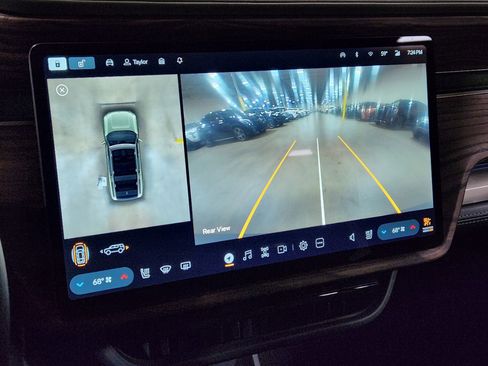 Used 2023 Rivian R1S Launch Edition image 25