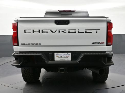 Used 2024 Chevrolet Silverado 2500 ZR2 w/ Technology Package AWD/4WD image 4