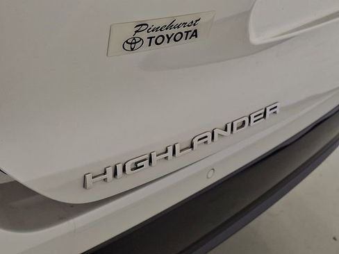 Used 2023 Toyota Highlander Limited FWD image 37