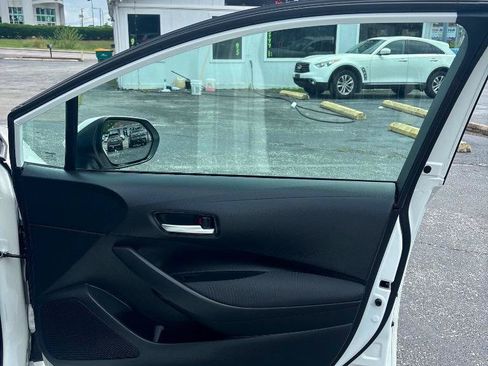 Used 2021 Toyota Corolla LE w/ Carpet Mat Package (TMS) FWD image 39
