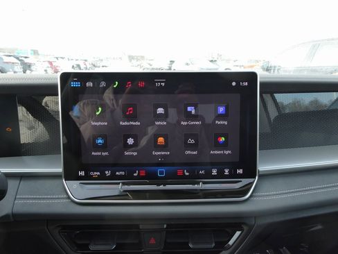 New 2026 Volkswagen Tiguan SE image 8