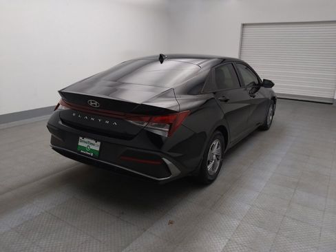Used 2024 Hyundai Elantra SE image 9