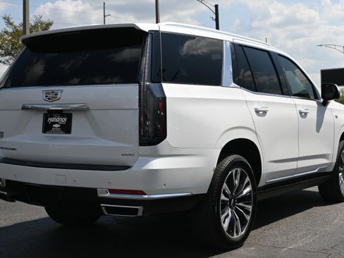 Used 2025 Cadillac Escalade Premium Luxury w/ Touring Package image 15
