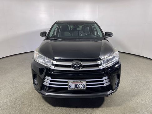Used 2019 Toyota Highlander Plus FWD image 8