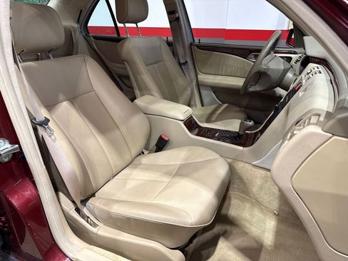 Used 1999 Mercedes-Benz E 320 Sedan image 71