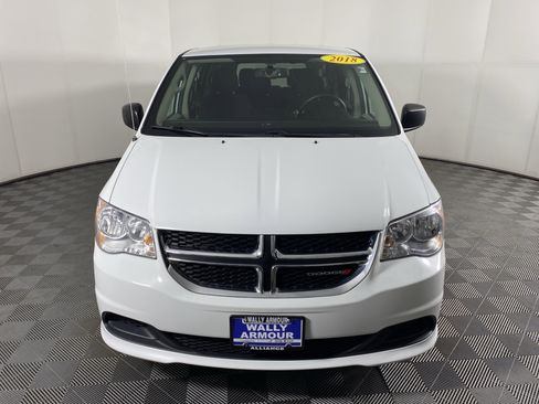 Used 2018 Dodge Grand Caravan SE w/ UConnect Hands-Free Group image 9