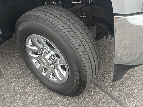 Used 2018 Chevrolet Silverado 2500 LTZ w/ LTZ Plus Package image 11