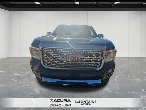 Used 2020 GMC Canyon Denali image 2