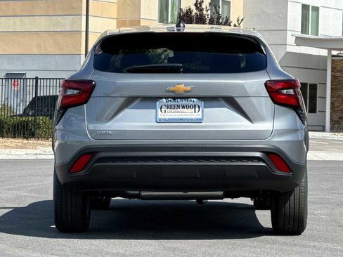 New 2026 Chevrolet Trax LS w/ LS Convenience Package image 5