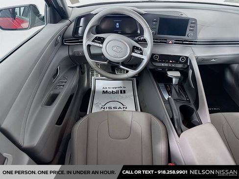 Used 2025 Hyundai Elantra Sport FWD image 20