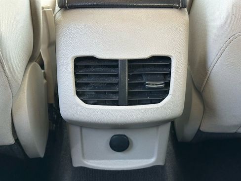 Used 2020 Ford Fusion SE image 21