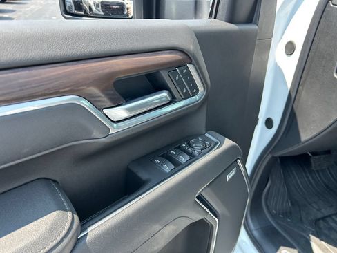 New 2026 GMC Sierra 2500 SLT w/ SLT Premium Package AWD/4WD image 17