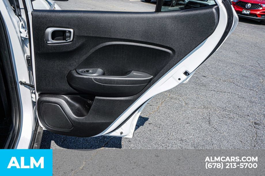 Used 2025 Hyundai Venue SEL FWD image 52