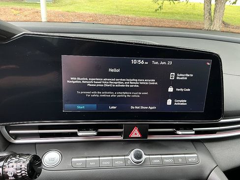 Used 2024 Hyundai Elantra Limited FWD image 17