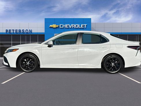 Used 2024 Toyota Camry SE FWD image 7