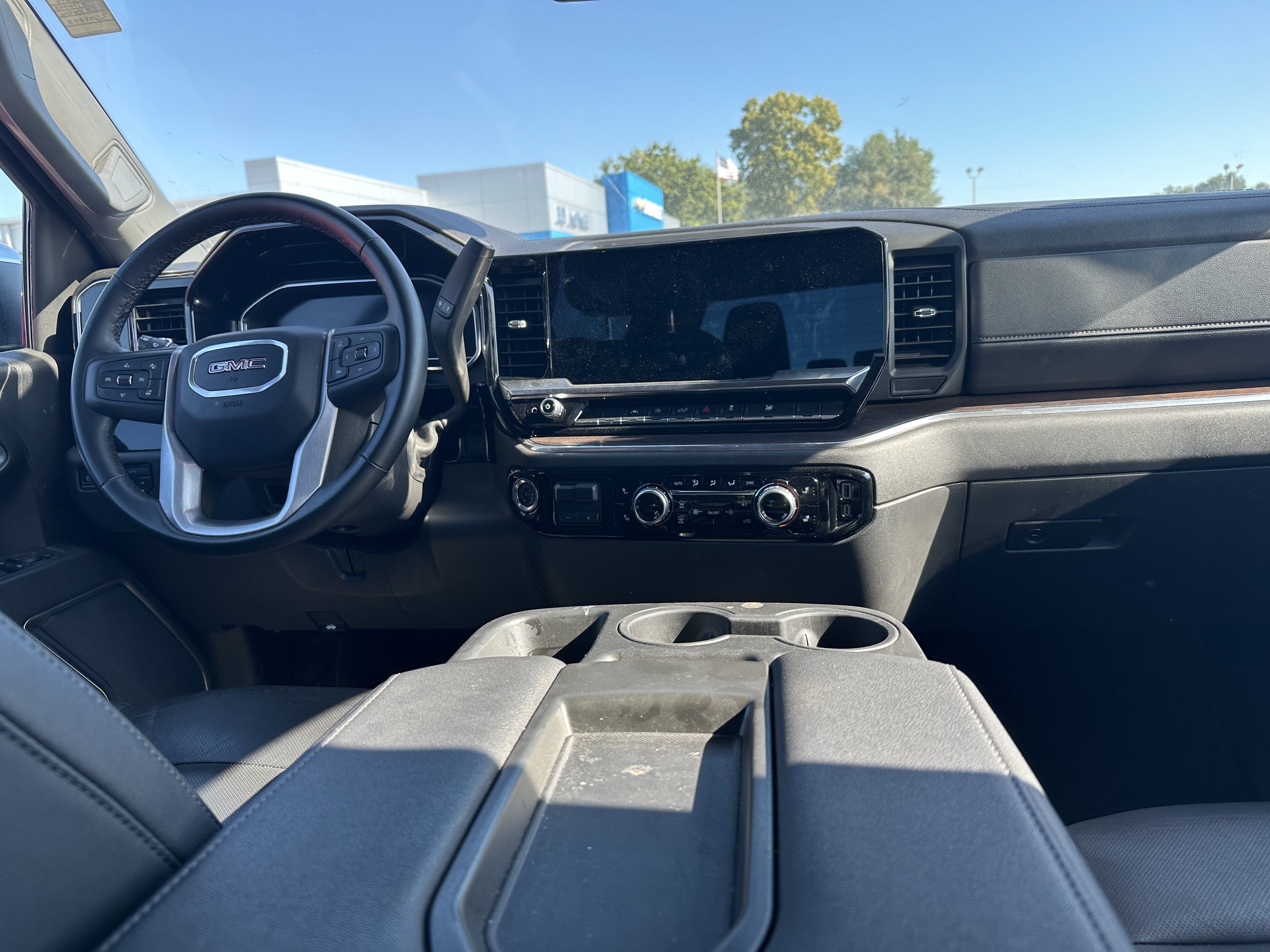 Certified 2025 GMC Sierra 1500 SLT AWD/4WD image 5
