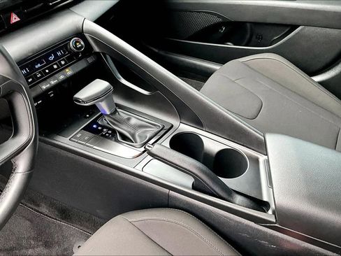 Used 2025 Hyundai Elantra Sport image 15