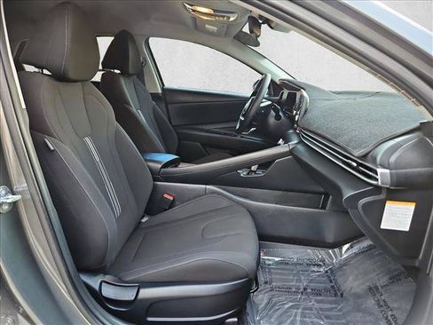 Used 2025 Hyundai Elantra Hybrid FWD image 21