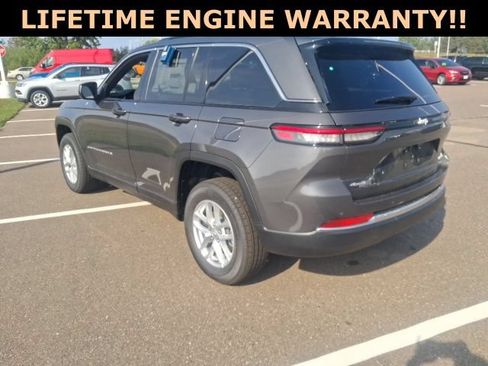 Used 2025 Jeep Grand Cherokee Laredo X w/ Trailer Tow Package AWD/4WD image 32
