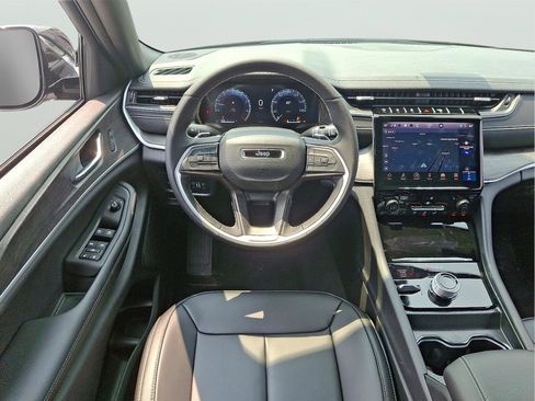 New 2025 Jeep Grand Cherokee L Limited image 8