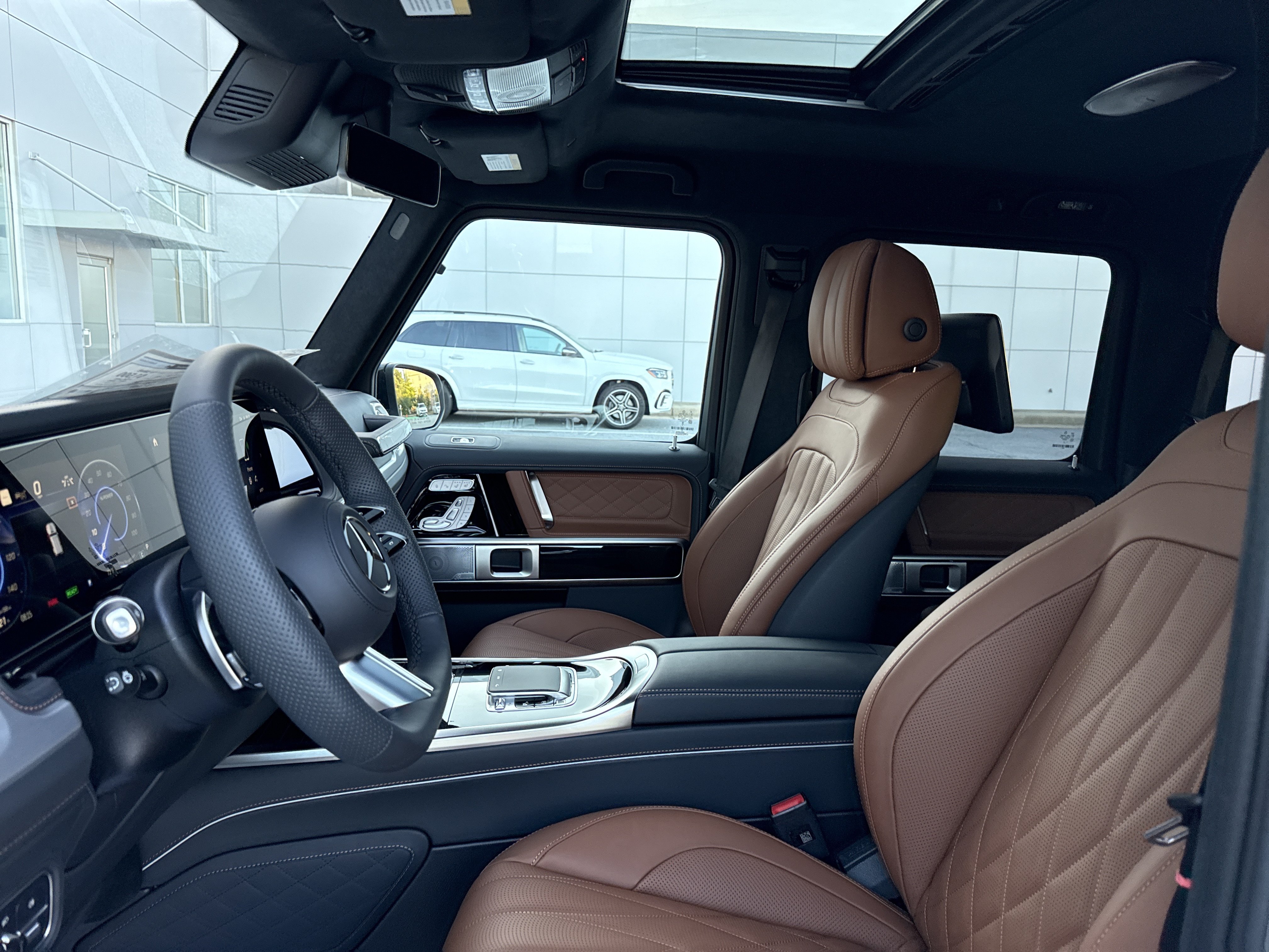 New 2027 Mercedes-Benz G 580 e image 3
